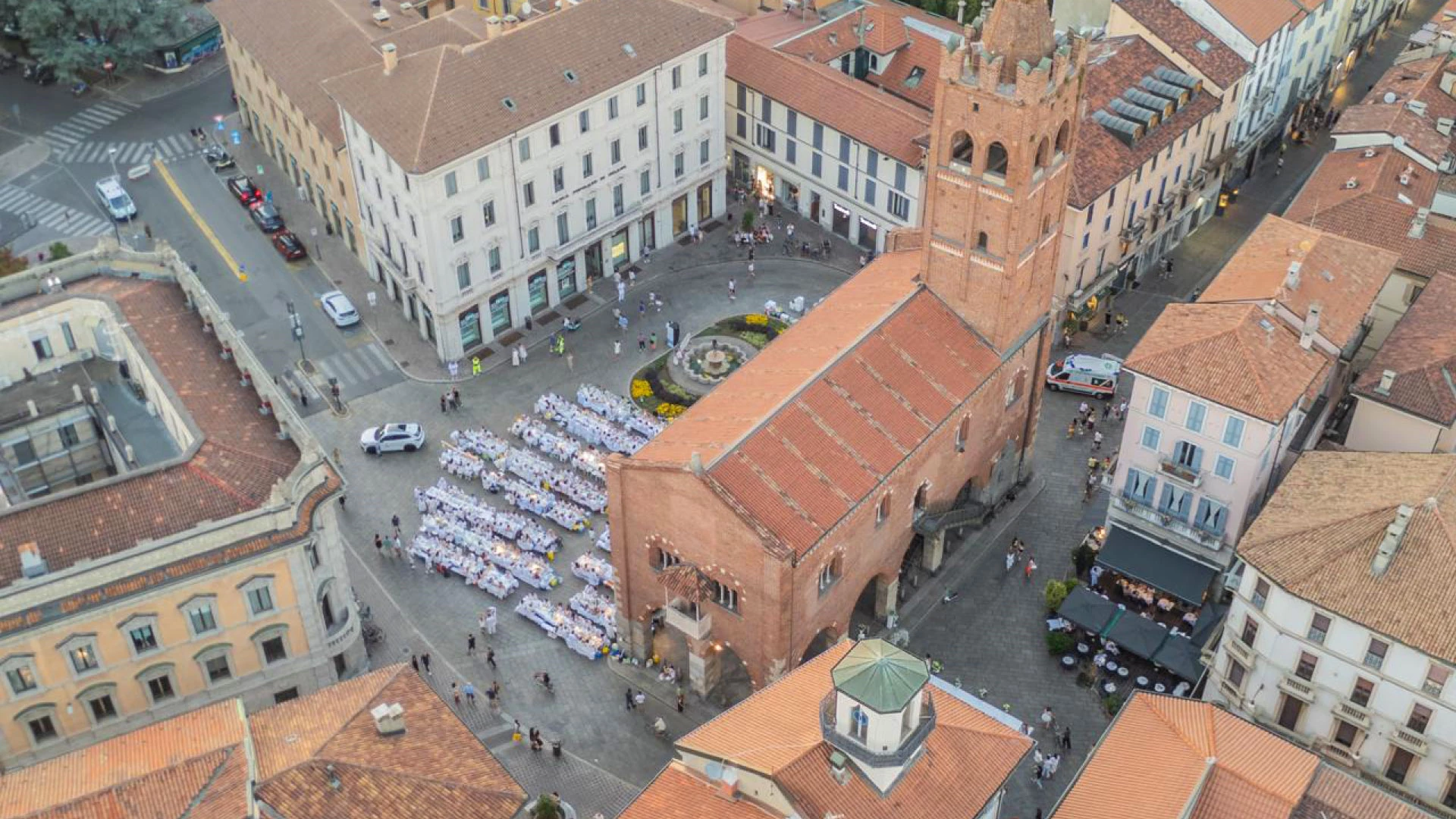 Cena In Bianco Foto Gallerie 1920X1080 01