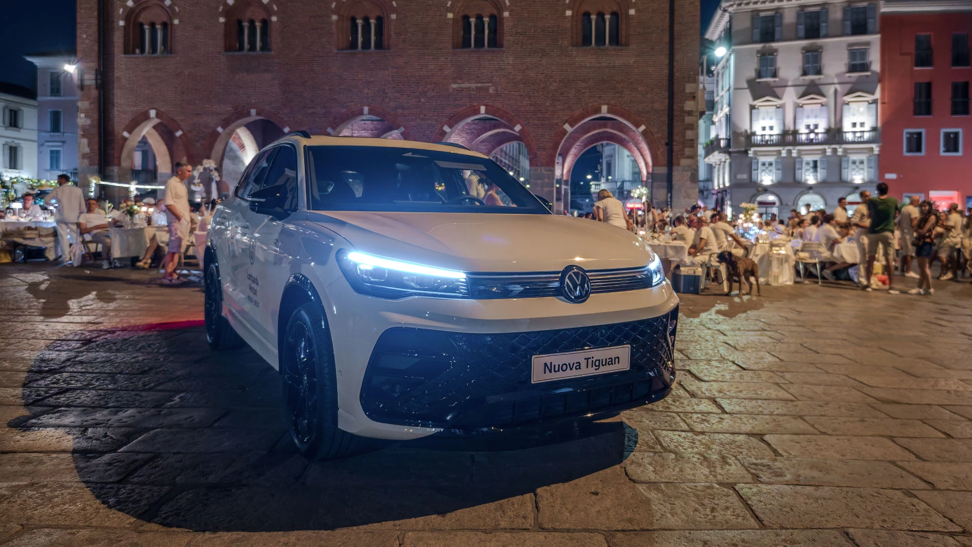 Cena In Bianco Foto Gallerie 1920X1080 03